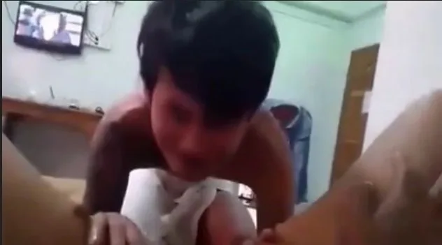 ကိုကို မရွံဘူးလားဆိုပြီး လက်က ခေါင်းကို မလွှတ်ပေးတော့ဘူး