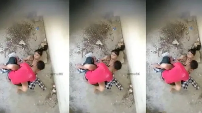 ခိုးစားနေကြတဲ့ စုံတွဲ