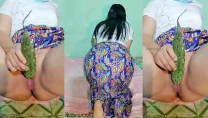 ကြက်ဟင်းခါးသီး စောက်ဖုတ်ထဲ ထိုးထည့်တဲ့ မြန်မာမလေး