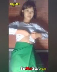 မြန်မာကျောင်းသူအငုံးလေး