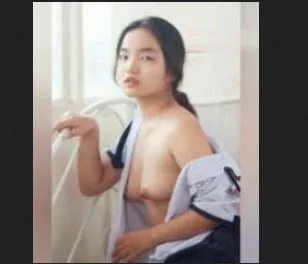 ကျောင်းသူ ဗျိုင်းမအလန်းလေးကို လီးစုပ်ခိုင်းပြီးလိုးတာလေး