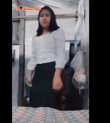 တော်တော်ထန် တဲ့ကျောင်းသူလေး