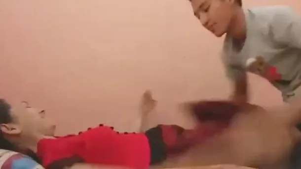 ကျော်ကြီးတယောက် ငတ်နေတာ အငမ်းမရကို လိုးတာ