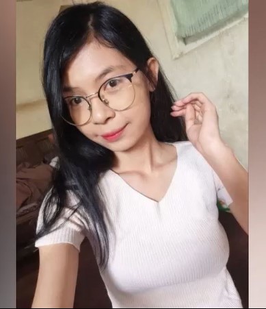 မြန်မာ မှန်ကြောင်လေး ဘဲ နဲ့ တည်းခိုခန်းမှာလိုက် ကုန်း