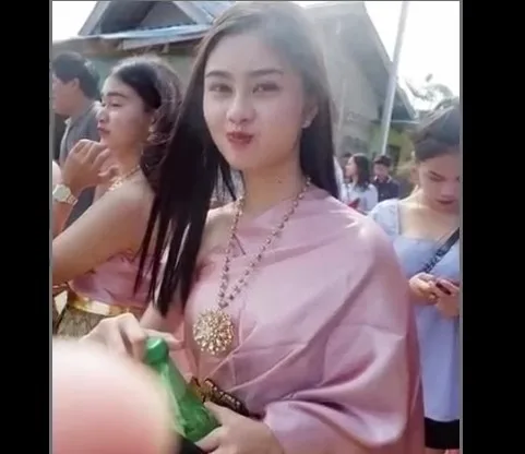 ထိုင်းကျောင်းသူလေးကို တက်လိုးတာ