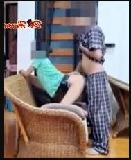 အိမ်မှာ လူလစ်တုန်းအိမ်ဖော်မလေးကို တကြောင်လိုးတဲ့ ဆရာဝန် မြန်မာ Leak