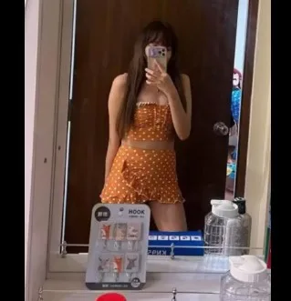 အပျိုပေါက်စနုနုဖတ်ဖတ်လေးကို ဆွဲစား