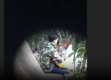 ဘဲကလဲ ကိုင်ချက်ကပေါက်စိတွေပါပြုတ်ထွက်တော့မယ်