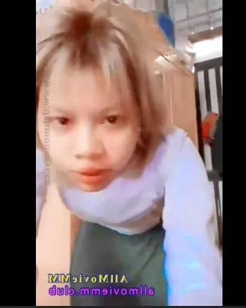 စောက်ဖုတ်မွှေးတောင် စုံသေးလားမသိဘူး ကျောင်းသူလေး