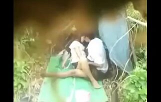 တောတိုးပြီး လိုးနေကြတဲ့ မြန်မာအတွဲ