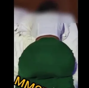 ကျောင်းသူလေးကို စားဘဲကြီးက ခေါ်လိုးတာ