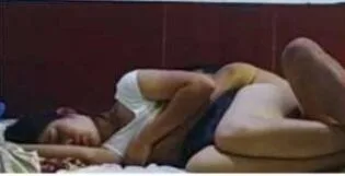 စော်လေး အိပ်နေတာတောင် အတင်းလိုးသွင်းနေတာ