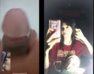 ဘဲ ဂွင်းထုပြတာကို ကြည့်ပြီး ဖီးတက်နေတဲ့ မြန်မာမလေး