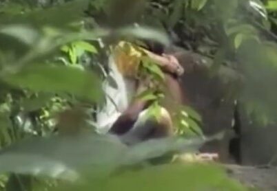 ရေမချိုးပဲ စမ်းချောင်းမှာ ခိုးစားတဲ့အတွဲ ချောင်းရိုက်အောကား