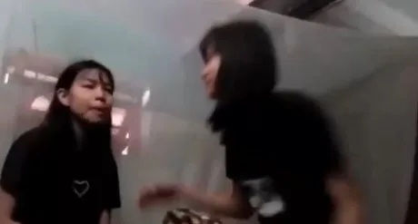 ပါကင်အငုံးလေး နှစ်ပွေ ရွထနေတာ