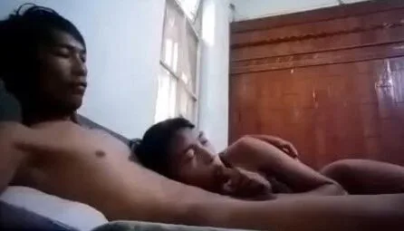 ကိုယ်တိုင်ရိုက်လေး ပုလွေပေးပြီးတက်ဆောင့်