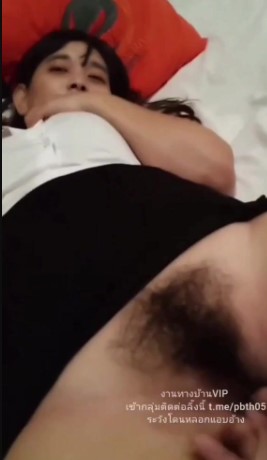 စောက်မွှေးထူထူလေးကို မျက်နှာကို လီးရည်ပန်း